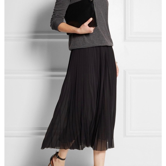 Donna Karan Runway Collection Silk Pleated Skirt - Picture 2 of 5